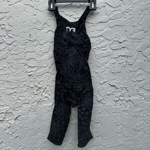 TYR Avictor Open Back